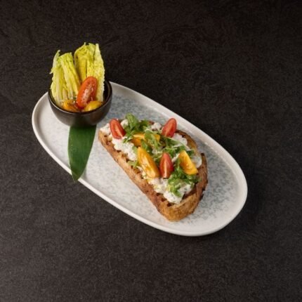 ساندويتش الفيتا والجرجير