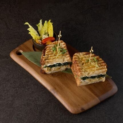 ساندويتش السبانخ وجبن الفيتا